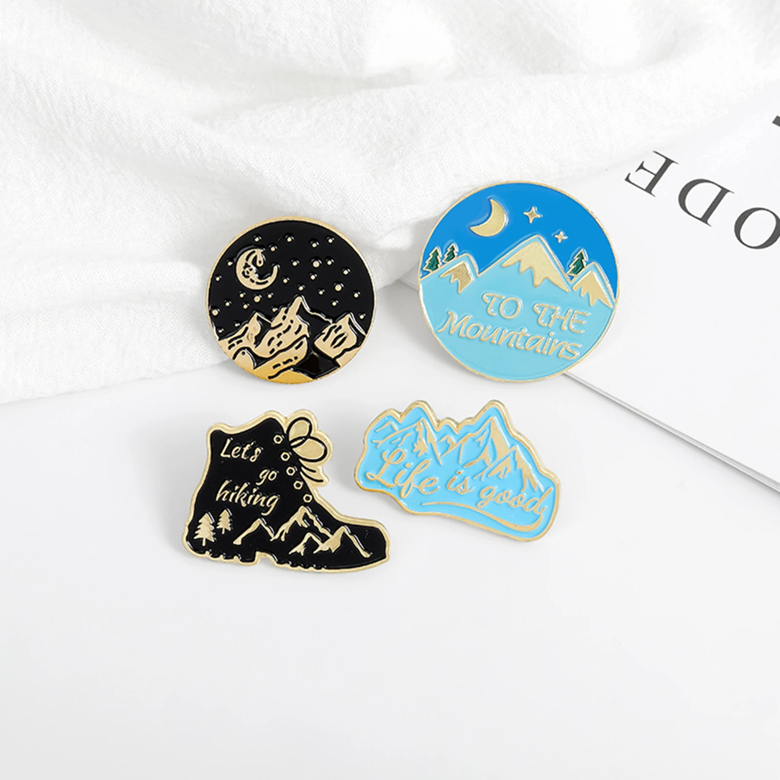 

1 Piece Classic Cartoon Snow Mountain Brooches Moon Star Enamel Badge Lapel Pin Denim Jeans Shirt Bag Nature Women Jewelry Gifts