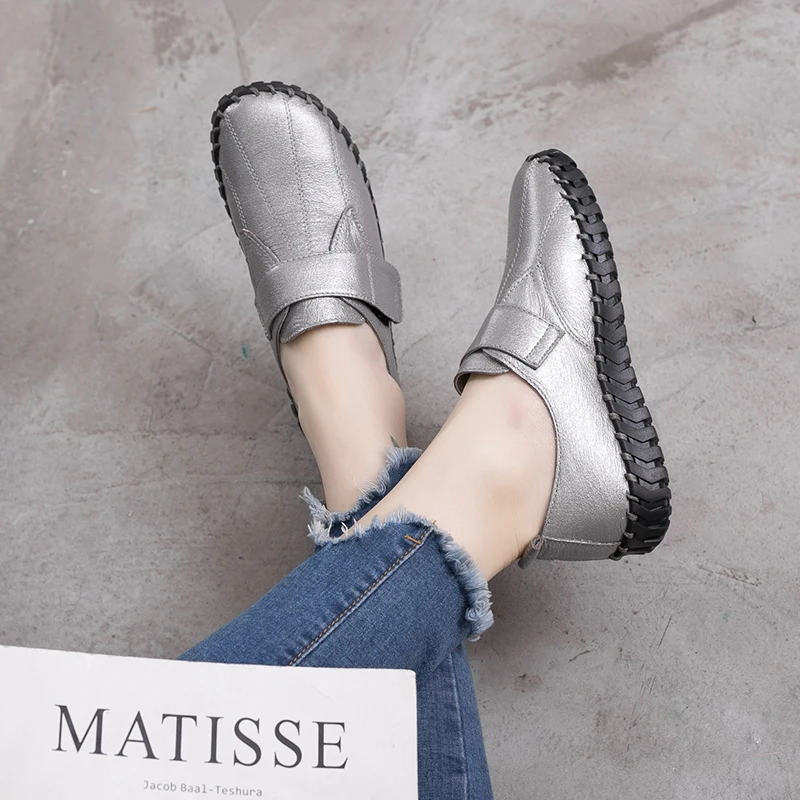 Spring Ladies Genuine Leather Handmade Shoes Women Hook&Loop Flat Shoes Women Autumn Soft Loafers Flats - Цвет: Серебристый