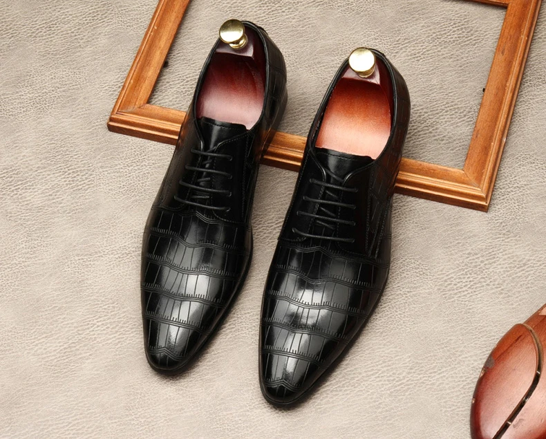 

Genuine Leather Men Dress Shoes Crocodiles Brogue Fashion Wedding Pointed Toe Lace Up Business Shoes Formal Black Party Shoe