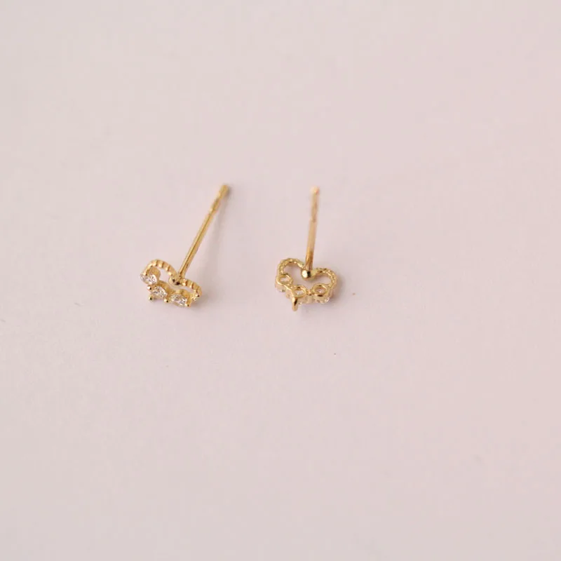 Серьги-гвоздики с кристаллами под золото 14 к | Украшения и аксессуары