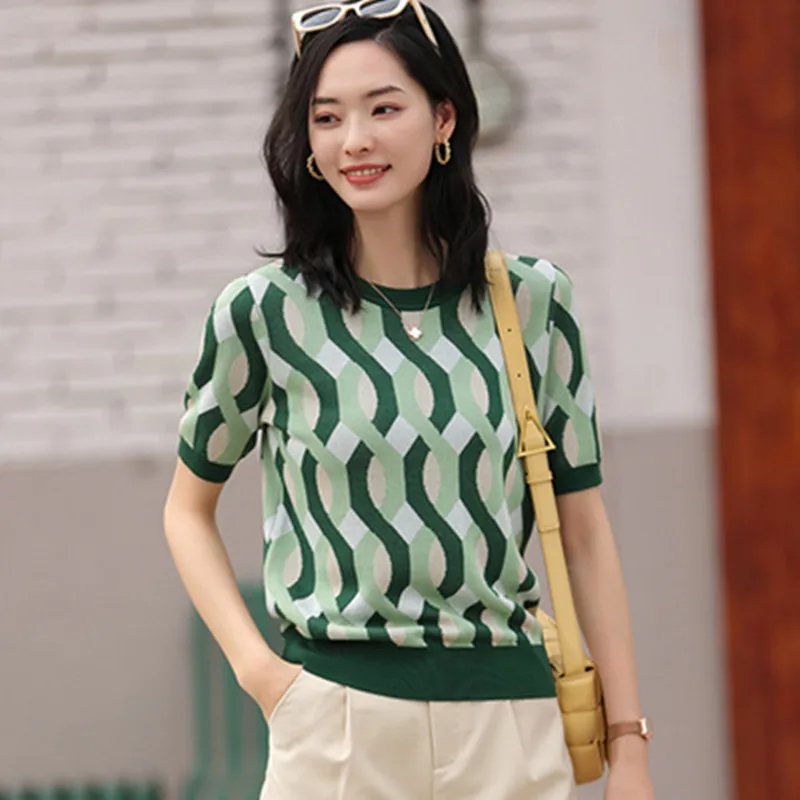 

UVRCOS Ice Silk Knitwear Women's Color Stripe Retro Jacquard Short Sleeve Summer Loose Thin Top Round Neck Bottomed Sweater