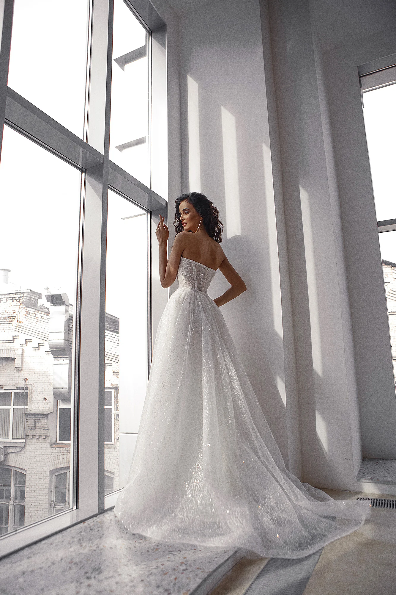 Блестящие кружевные свадебные платья LORIE без рукавов с V-образным вырезом пляжные