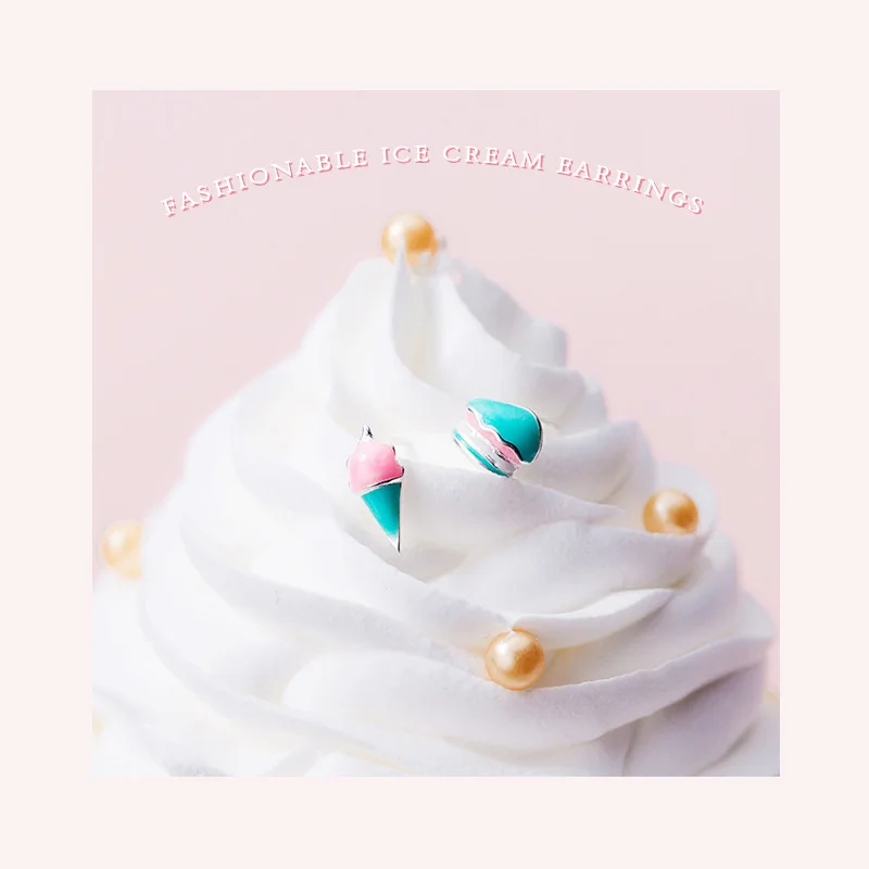 Серьги гвоздики Асимметричные из серебра 100% пробы с изображением