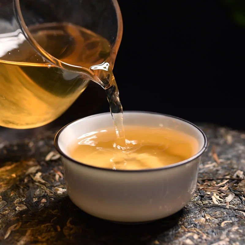 Юньнань Пуэр чай спелый торт 100 г семь семян Летающий 2012 | Дом и сад