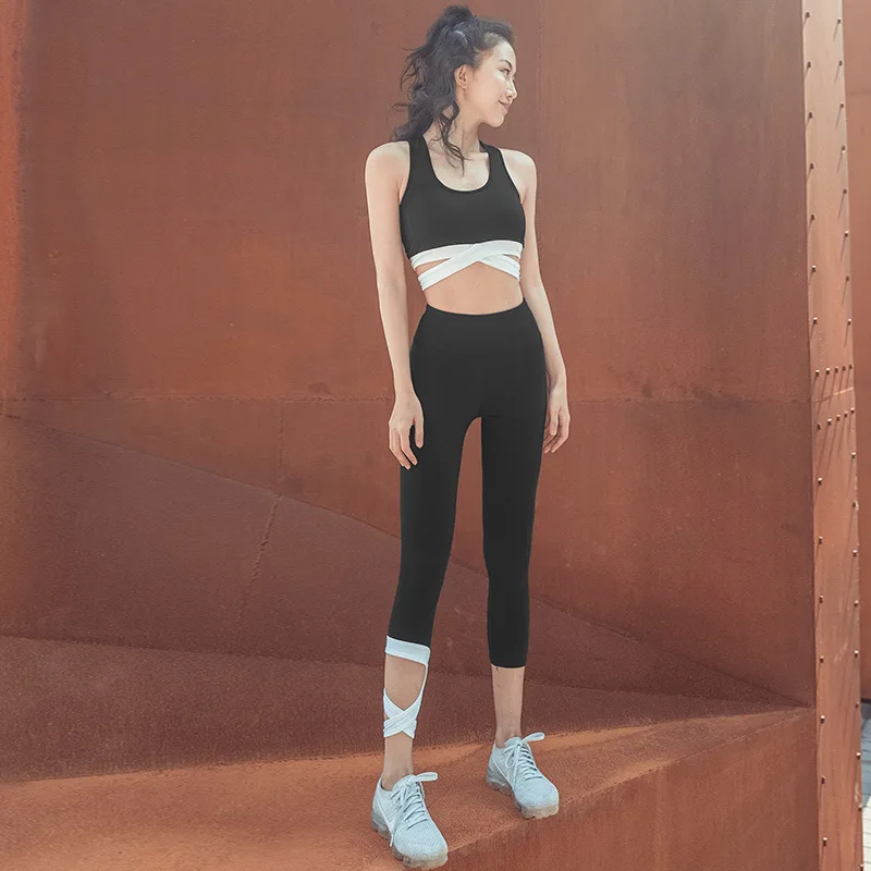 

Spring and summer new yoga suit women's shockproof gathered sports bra and peach Leggings two piece set