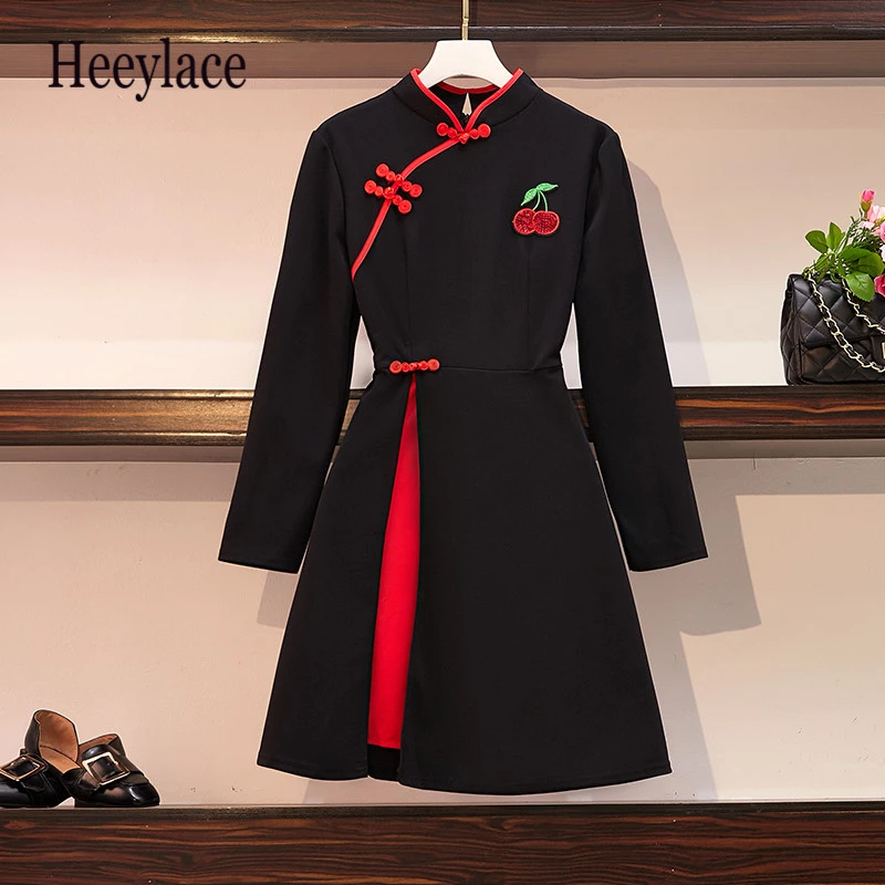 Женское платье средней длины с длинным рукавом приталенное в китайском стиле