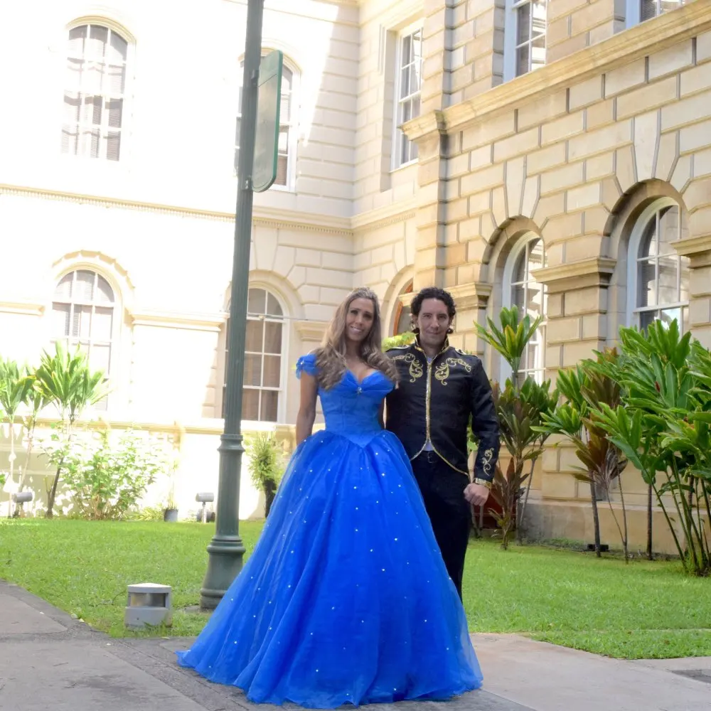 Королевский синий Паффи 2021 Дешевые Бальные платья бальное платье с открытыми