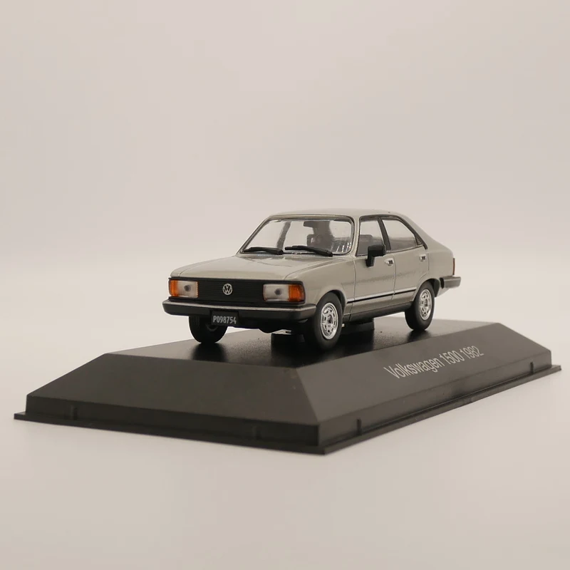 Модель автомобиля под давлением ixo 1/43 Volkswagen 1500 1982 игрушечный автомобиль из