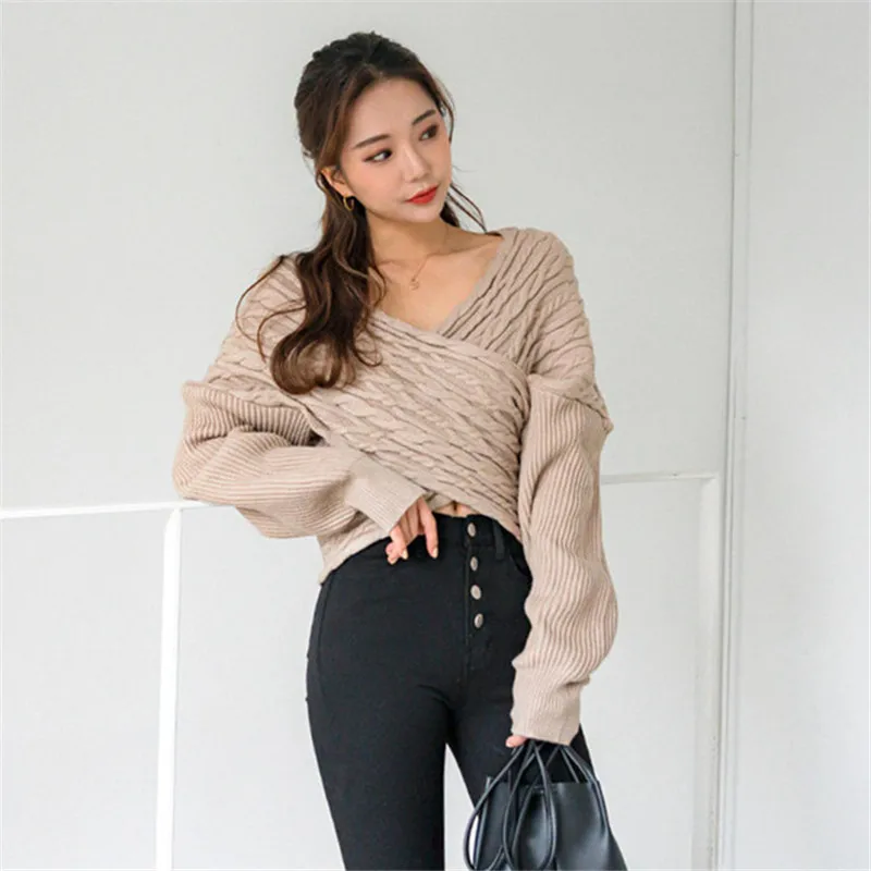 Cross V-neck sexy off-shoulder pullover sweater 2020 new fashion spring autumn women's elegant knitted top loose knitted sweater new ins sexy off shoulder copper buckle knitted off shoulder top