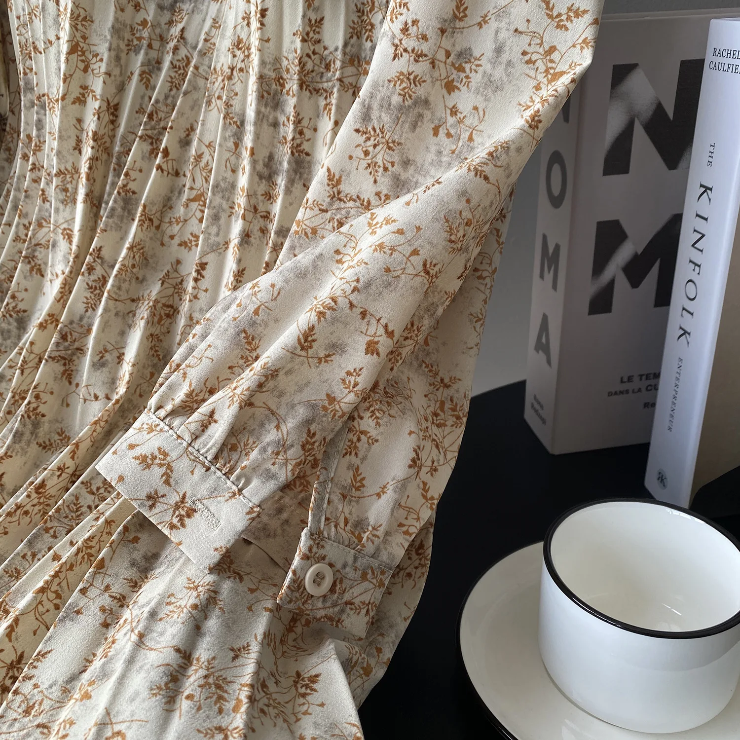 

Mooirue Spring Elegant Women Long Dress O Neck Long Sleeve Floral Dress Round Neck High Waist Pleated Dress