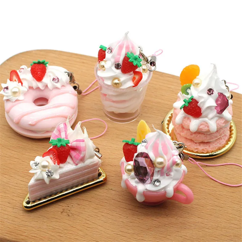 

2Pcs Plastic Simulation Strawberry Cake Cute Girl Play Food Pretend Play Kitchen Learning Toys for Children Home Decoration
