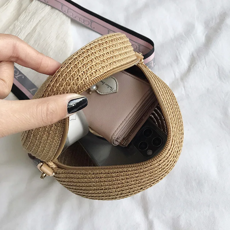 

Summer Holiday Beach Round Type Straw Bag Hot Selling Handwoven Rattan Satchel with Wide Strap Shoulder