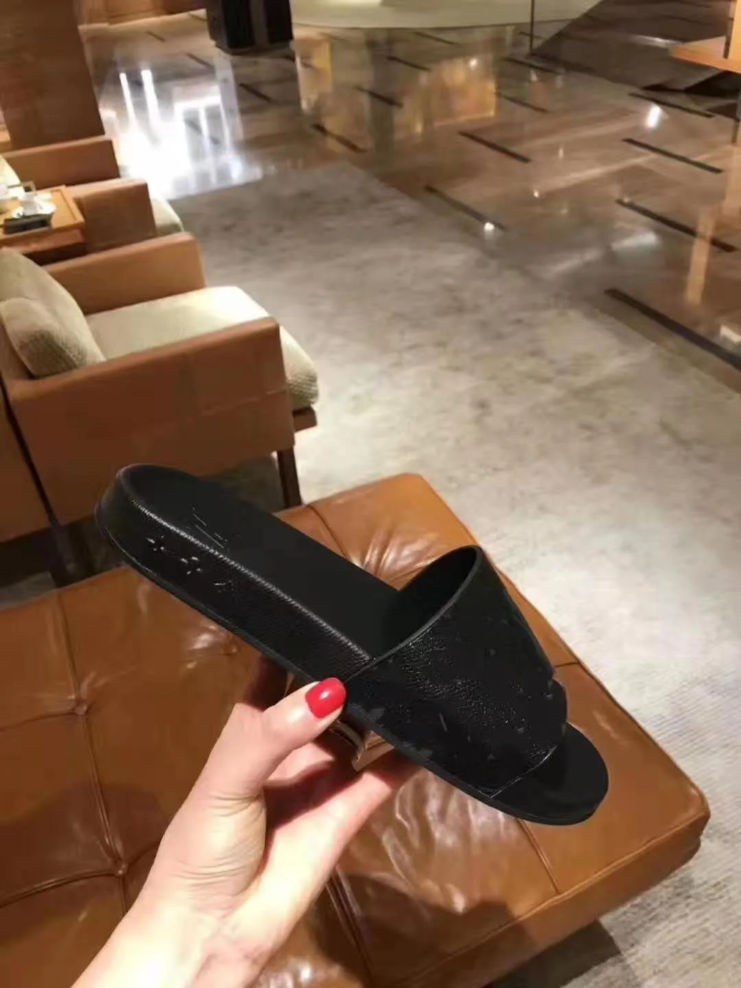 

2021 new ladies slippers European fashion colorful sandals ninja slippers bronzing slippers beach sandals one-word slippers