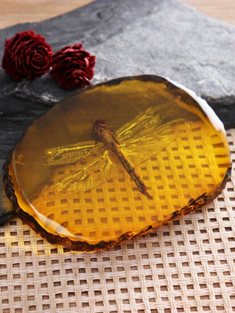 

Collection Chinese Beautiful Amber Dragonfly Fossil Insects Manual Polishing Exquisite Gift