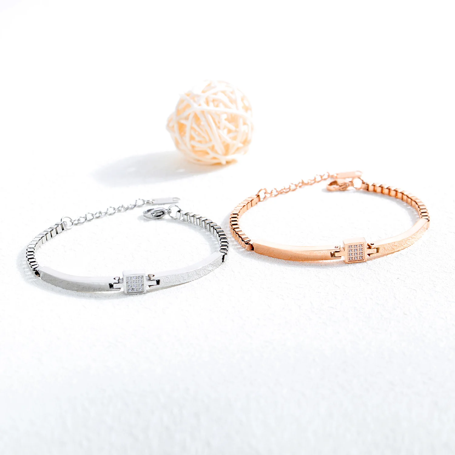 Hemiston Европейский титановая сталь женский браслет с Циркон покрытием из розового