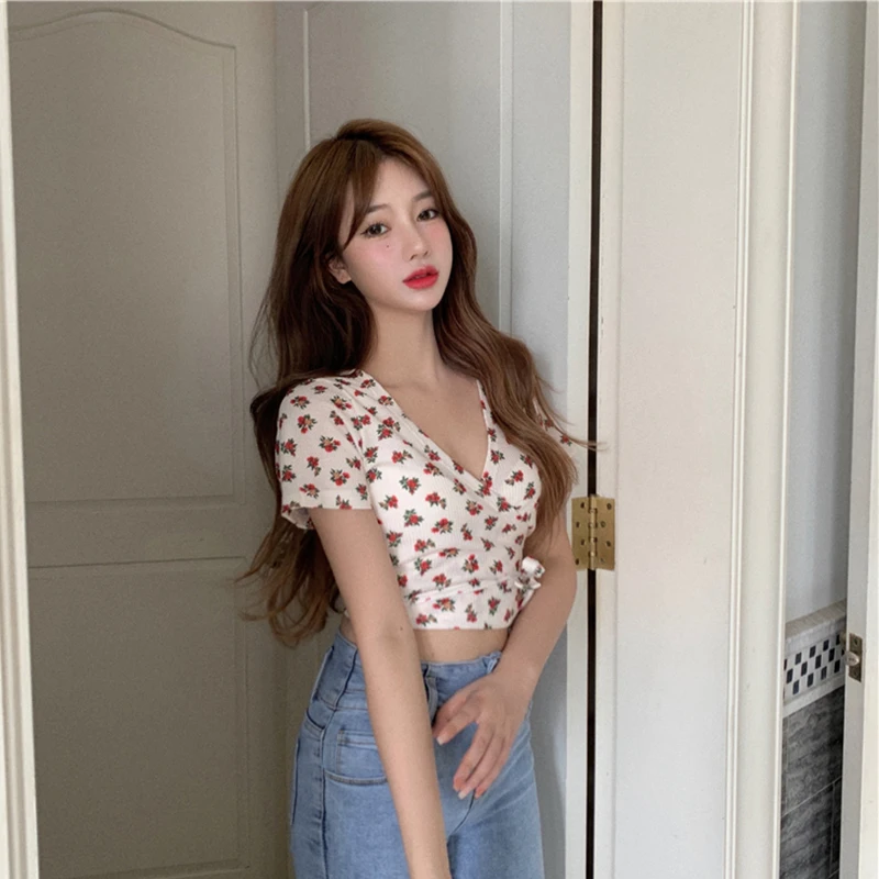 

Summer New Knitting T Shirt Women V Neck Slim Thin Short Sleeve Short Knitted Top Femme Floral Bandage Casual Tee T-Shirt Female