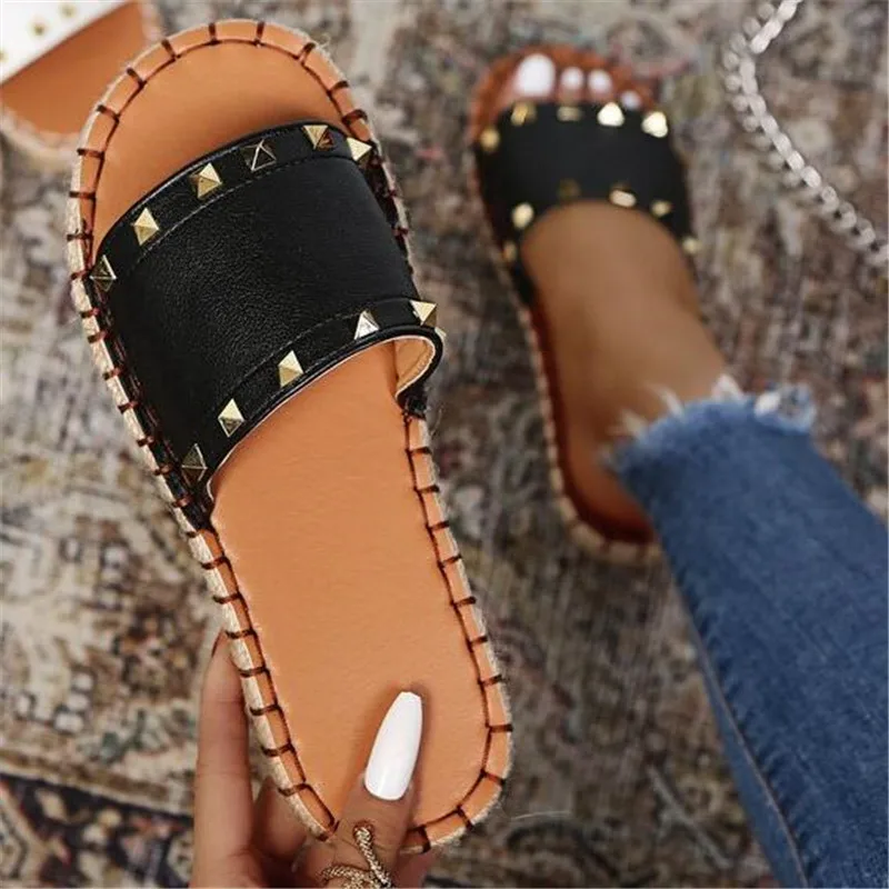 

Rivet flat bottom womens slippers 2021 summer new women's shoes fashion platform slides women sandals breathable casual slipper