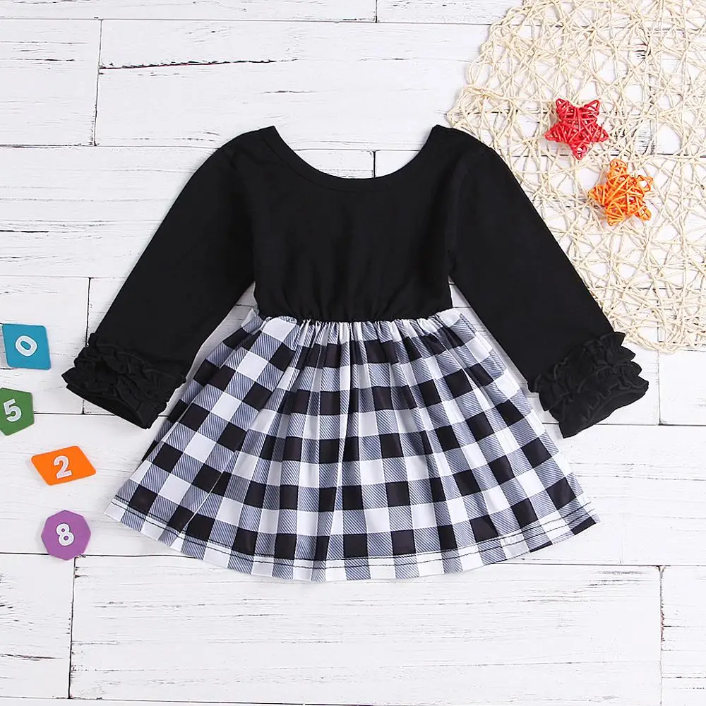 Клетчатое платье с u образным вырезом на спине манжетами и эластичной резинкой