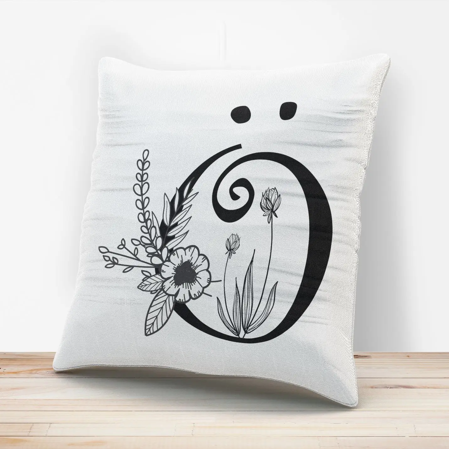 

HE Letter Design Pillow Case