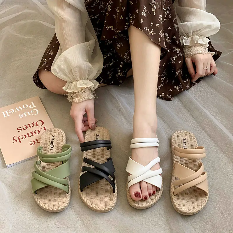 Удобные уникальные женские летние тапочки на плоской подошве модные для покупок