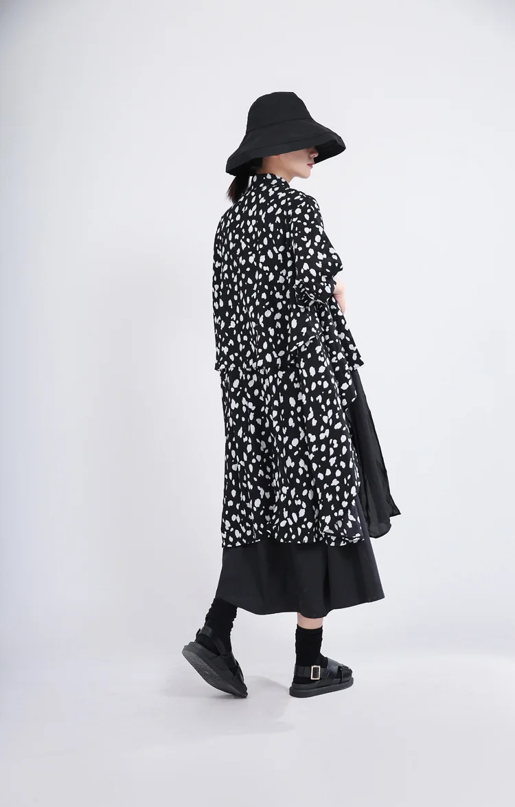 

[EAM] Women Black Pattern Printed Big Size Blouse New Lapel Three-quarter Sleeve Loose Shirt Fashion Spring Autumn 2021 1T355
