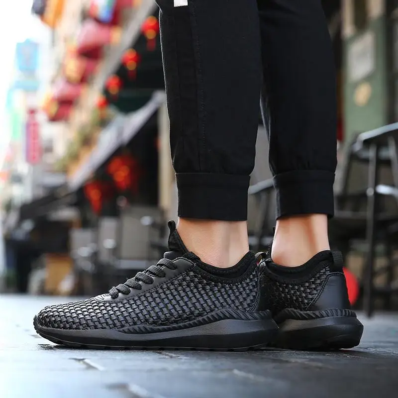 

Breathable Running Shoes for Man Black White Sport Shoes Men Zapatos Corrientes De Verano Chaussure Homme De Marque Sneakers Men