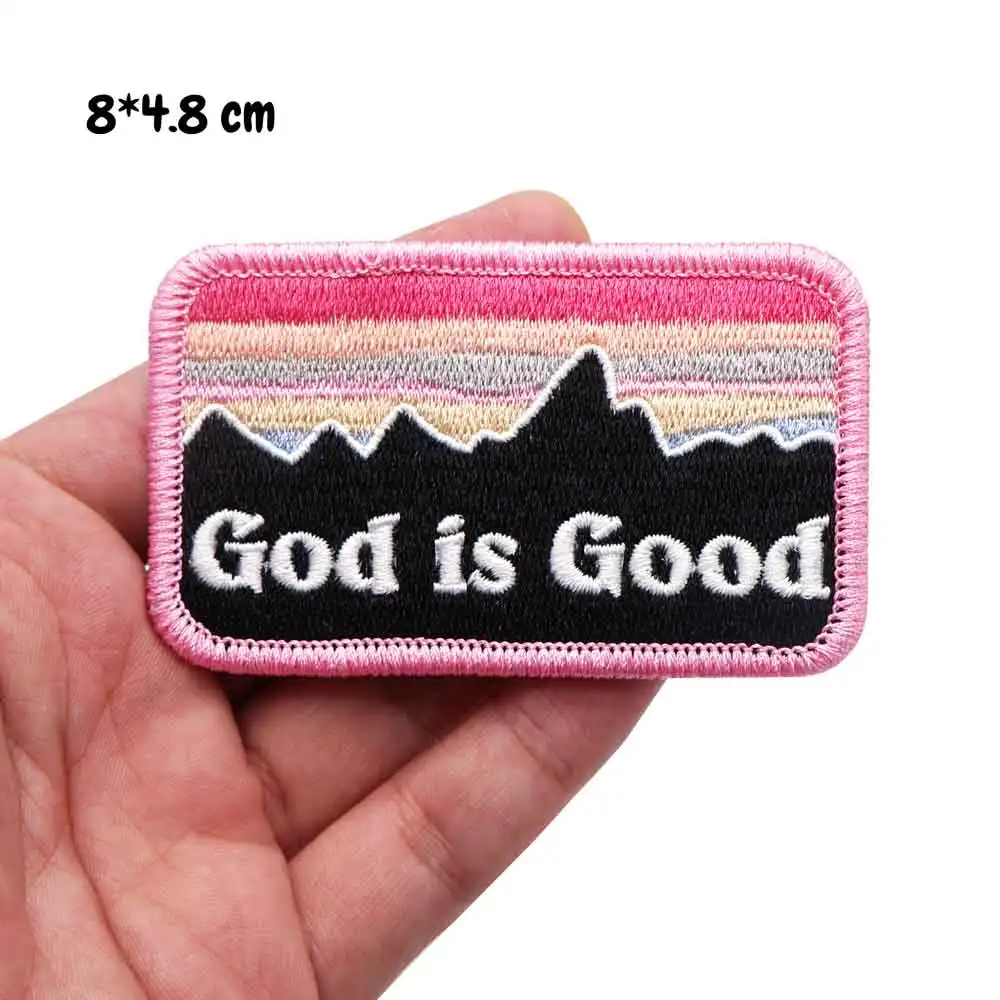 

Вышитая альпинистская нашивка god is good с подкладкой крючка