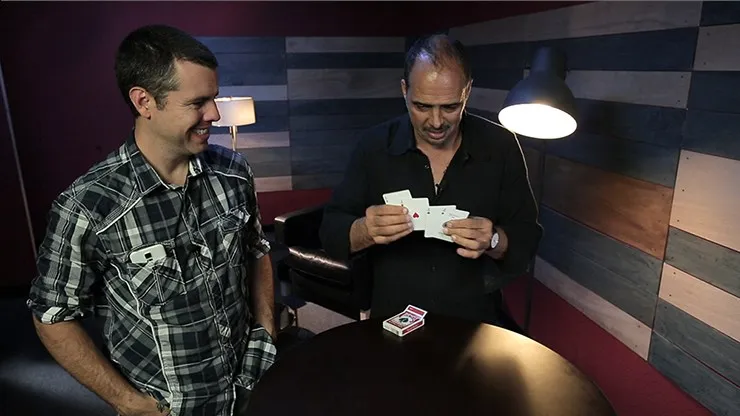 Холодный чехол (трюк и онлайн инструкция) от Грега Вилсона плотно прилегающий к