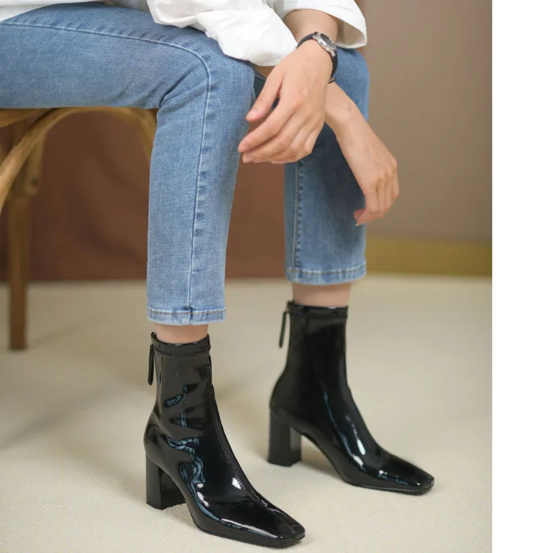 

Короткие ботинки, Новинка осени 2021, черные Универсальные женские ботинки на Высоком толстом каблуке с квадратным носком и молнией сзади в е...