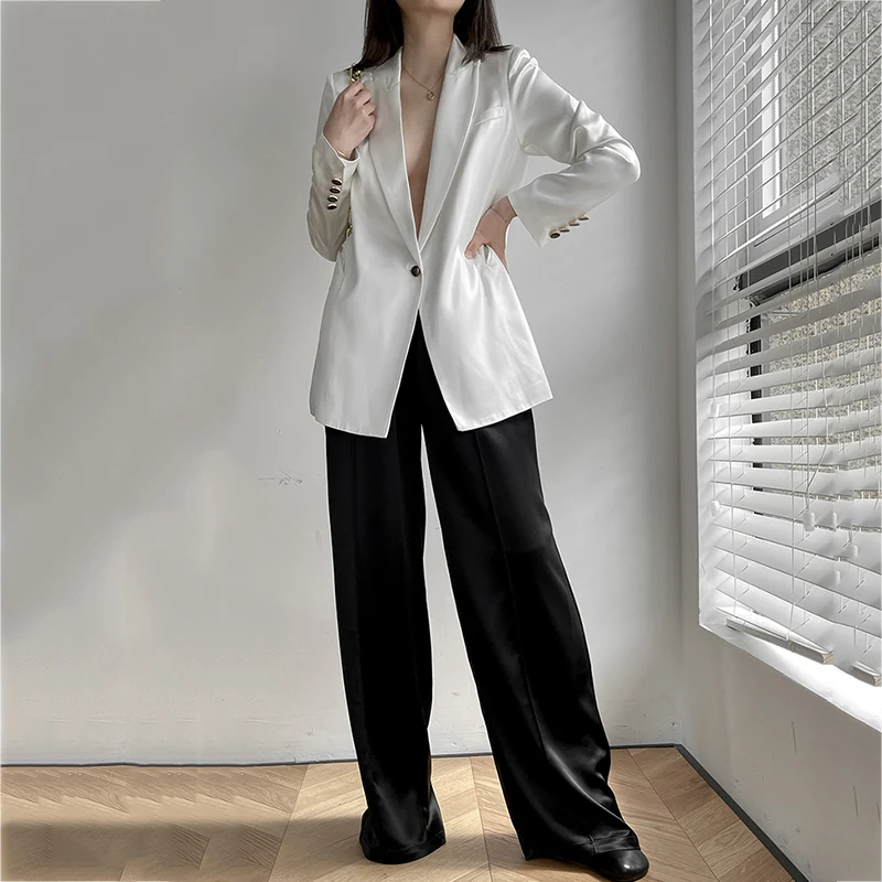 

[EAM] Women White Silky Single Button Blazer New Lapel Long Sleeve Loose Fit Jacket Fashion Tide Spring Autumn 2021 1DD7327