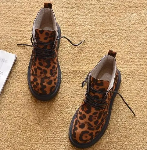 Leopard Зимняя женская обувь на шнуровке; брендовые ботинки; женские ботильоны для женщин на плоской подошве с круглым носком; botas boty - Цвет: Leopard