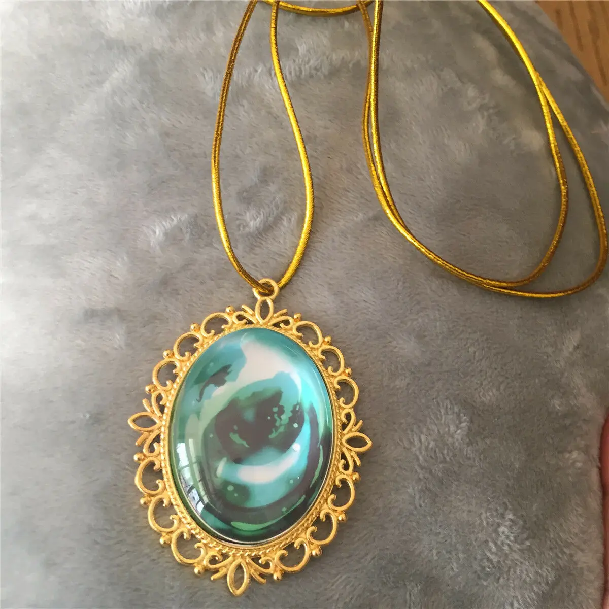 Ожерелье с подвеской в виде галстука бабочки из аниме фиолетового цвета цепочка