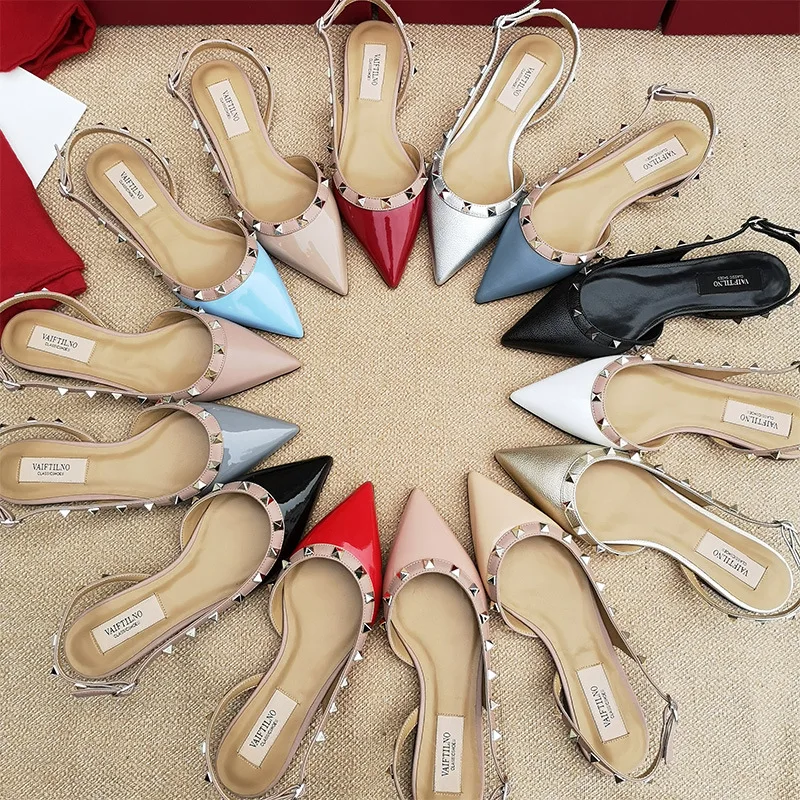 

2021 New Luxury designer studded slippers flat high heel pointed sexy wedding shoes V logo brand women's sandals