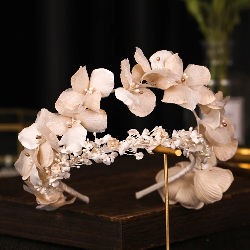 Повязка на голову женская с белыми цветами свадебный аксессуар для волос