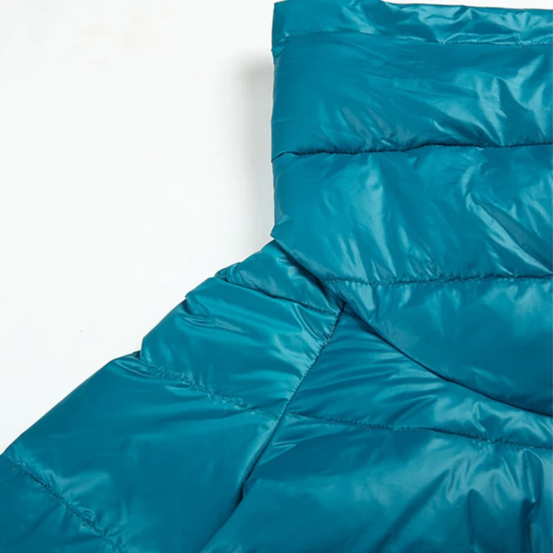 Женский пуховик с высоким воротником зеленое/красное пуховое пальто на белом