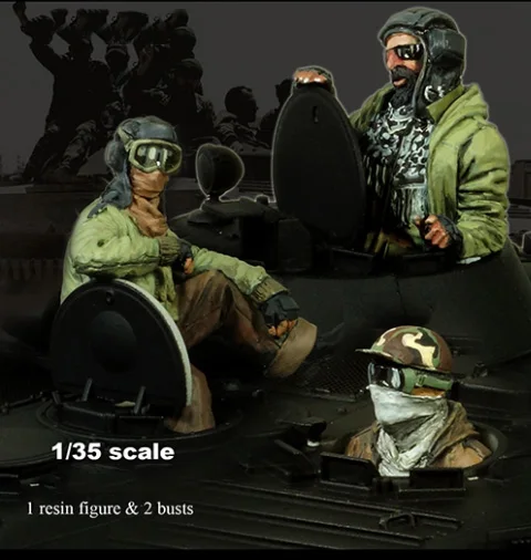 1/35  ancient Tank Crew (1 figure & 2 busts) (NO TANK ) stand Resin figure Model kits Miniature gk Unassembly Unpainted