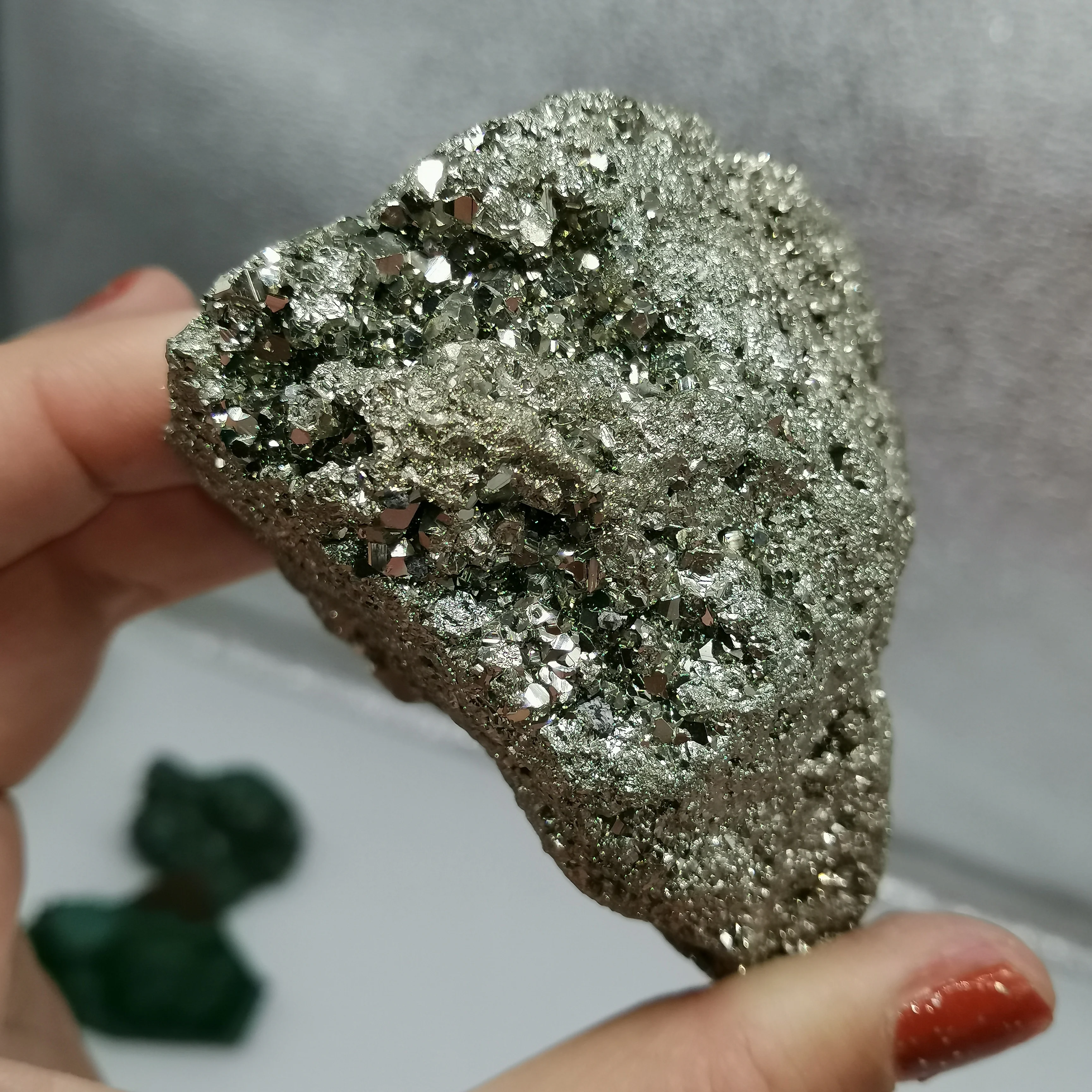 Натуральный камень и кристаллический образец 301 г чалкопиритовый Wicca