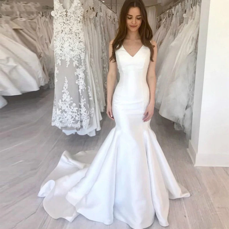 

Solovedress White Satin Mermaid Wedding Dresses V-neck Lace up Back Bridal Dress Sexy Wedding Gowns 2020