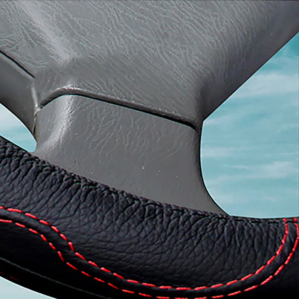 

QFHETJIE Four Seasons Universal Leather Car Steering Wheel Cover Non-slip Wear-resistant and Durable Fashion Interior