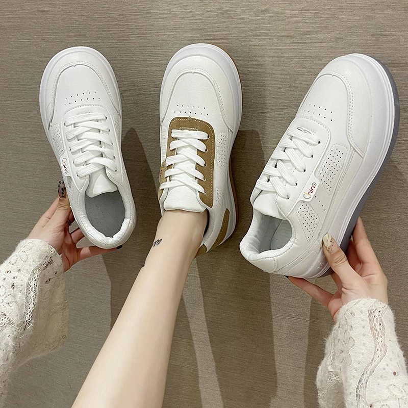 

Cute little white shoes female new wild Japanese students thick-soled ugly big-toed bread shoe board shoes