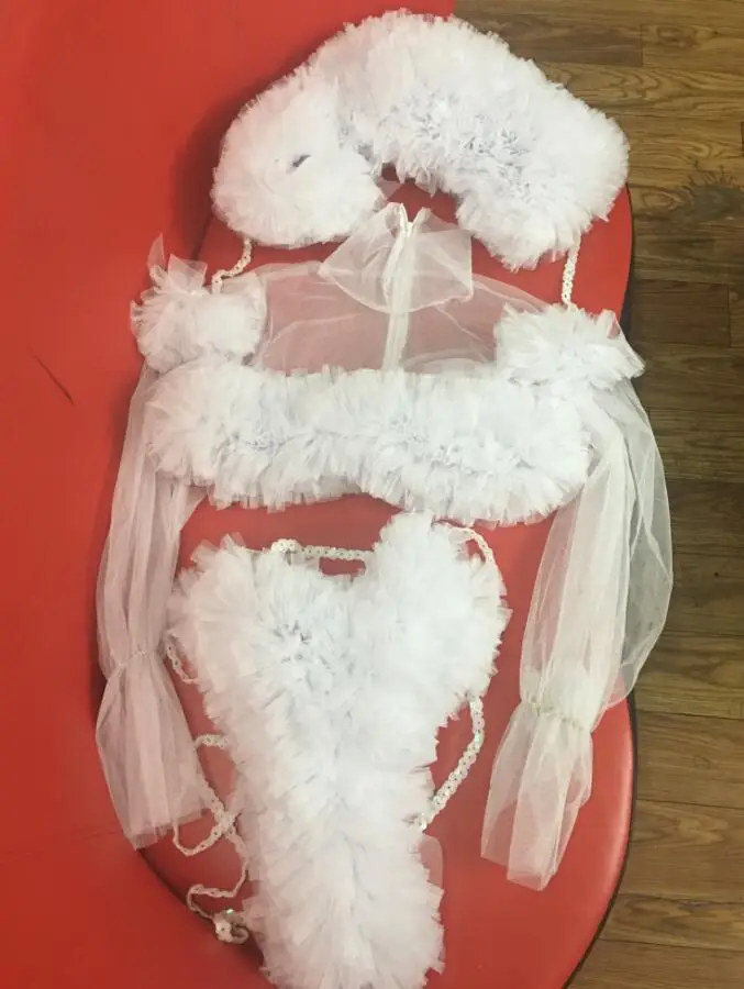 Комплект из бюстгальтер с рукавами прозрачной короткой кепки красного белого