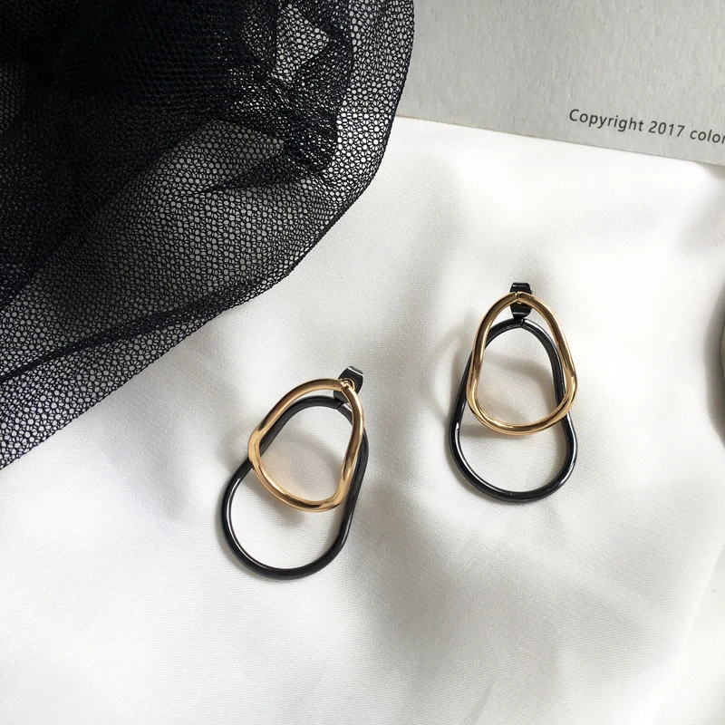

Metal Punk Stitching Irregular Fashion Trendy Golden Black Geometric Detachable Joker Stud Earrings for Women Jewelry