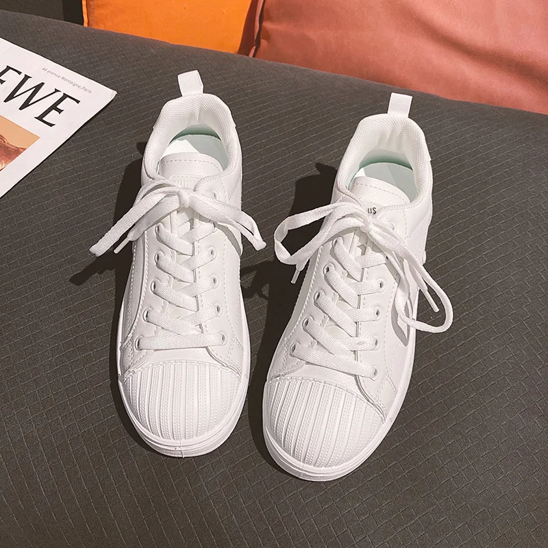 

tide board shoes 2020 autumn new Korean version of wild flat casual white shoes women