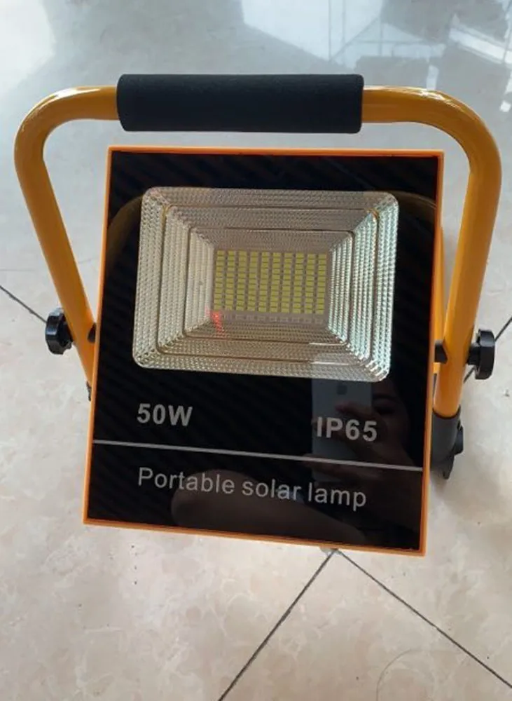구매 10PCS 방수 IP66 50W 100W LED 태양 정원 통합 투광 조명 충전식 휴대용 LED 작업 조명, 비상 홍수 램프