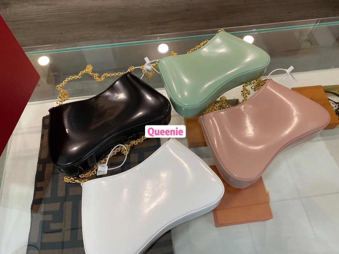 

2021Queenie Designer Luxury Womens Bags Brand Purses Oval Beveled Mint Green White Black Shoulder Handbags Round Flap Arm Bag