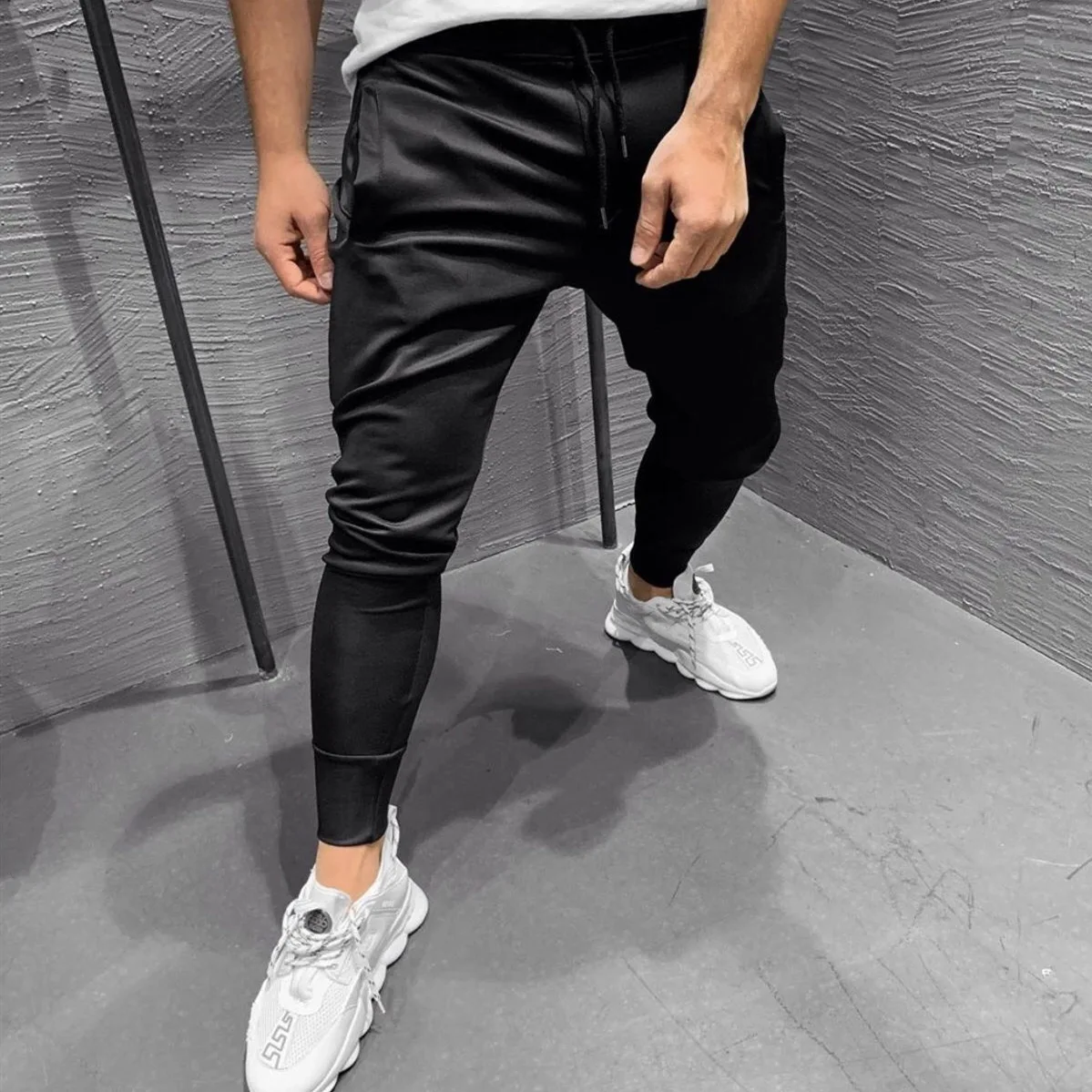 

2020 New Autumn and Winter Men's Jogging Pants Muscle Fitness Casual Slim Stretch Running Trousers