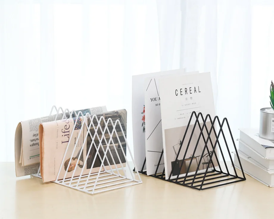 

Nordic Mini Triangle Bookshelf Newspaper Magazine CD Shelves Living Room Study Storage Rack Desktop Placement Organizer Desktop