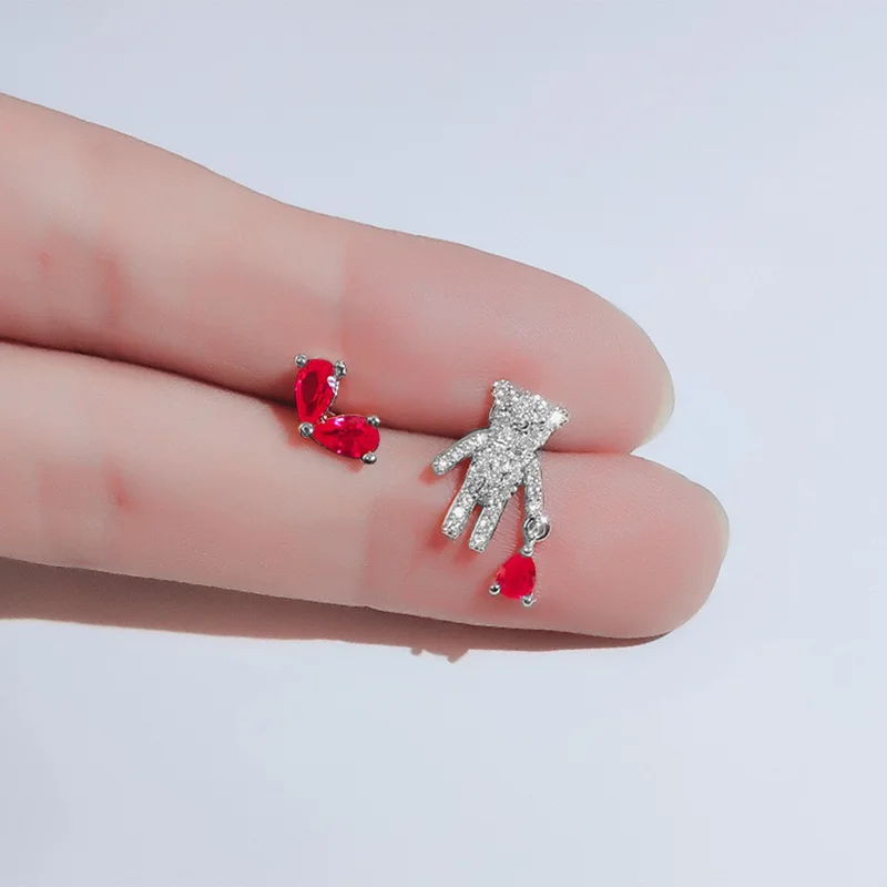 

Asymmetric Love Bear Stud Earrings Trendy Super Shiny Zircon Cute Little Bear Love Heart Asymmetry Ear Stud For Women