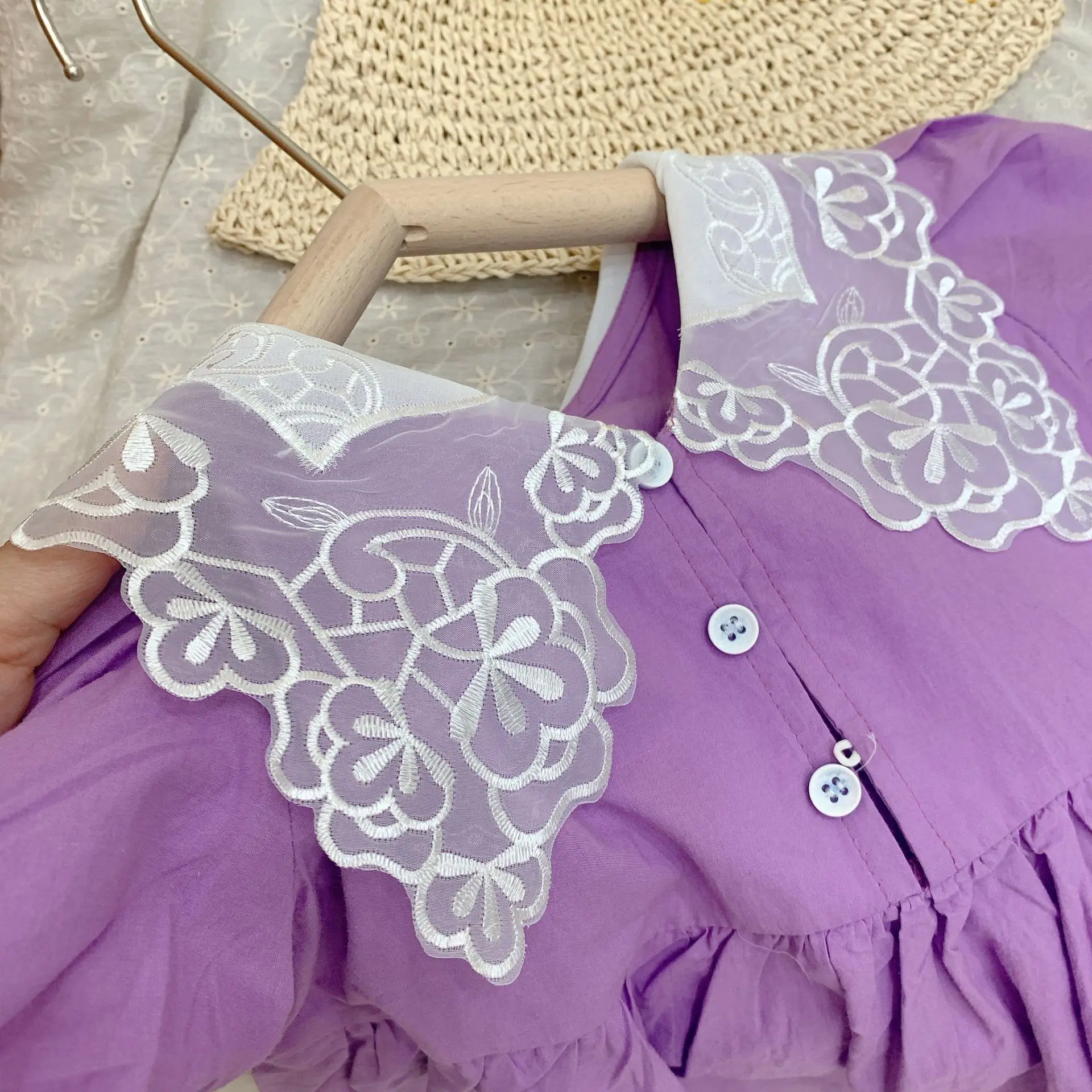 

Girl's Crew Neck Short Sleeve Solid Color Korean Style Knee Length Cotton Summer Dresses Little Flowers Print Dresses