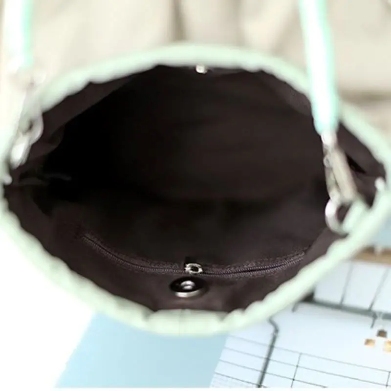 

Crossbody Bags for Woman Fashion Girls Pretty Handbags Shoulder Bag Drawstring Tassel Soft pu Leather Solid Colors